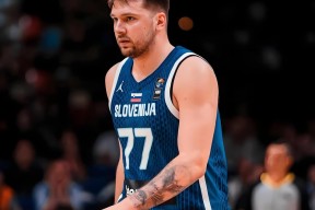 Kaiyun-东契奇连续五场比赛得分超过惊险取胜，利物浦挑战极限！的简单介绍